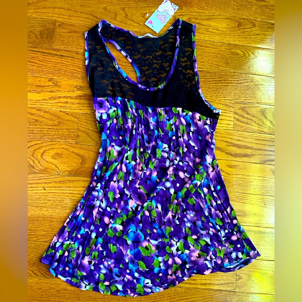 NWT Julie’s Closet Floral Sleeveless Top with Black Lace Detail Size L